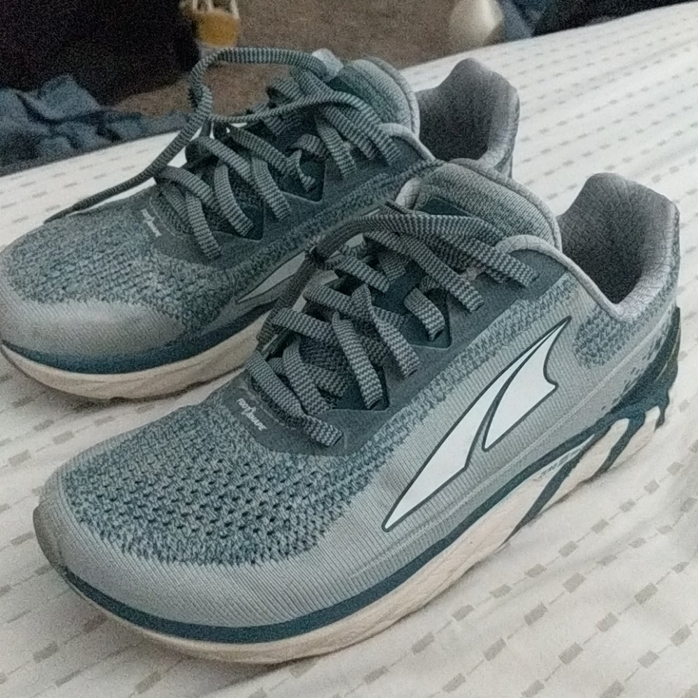 Women's Altra running shoes size 7.5